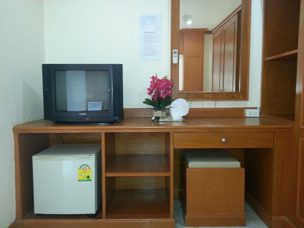 Oyo 739 Presley Guesthouse Phuket Patong Εξωτερικό φωτογραφία