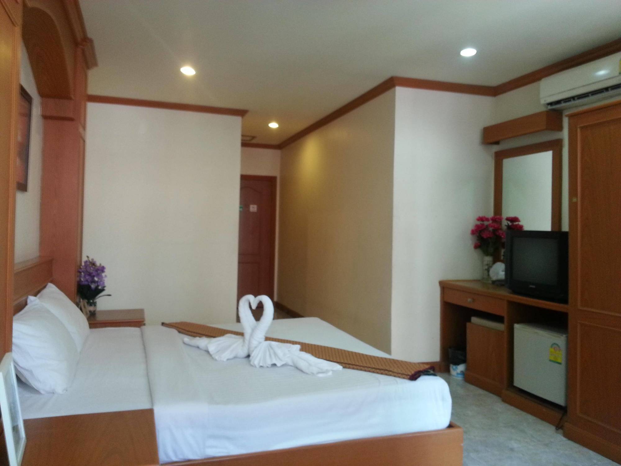 Oyo 739 Presley Guesthouse Phuket Patong Εξωτερικό φωτογραφία