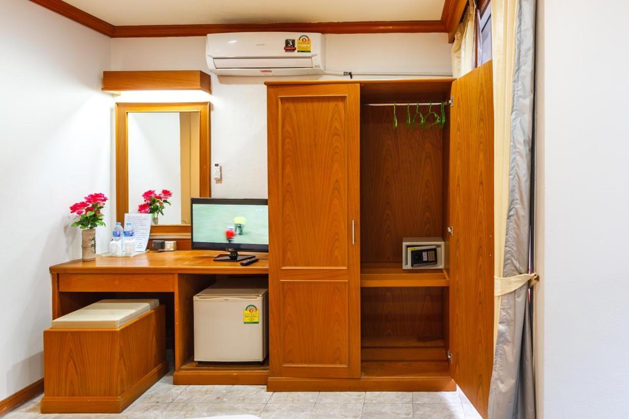 Oyo 739 Presley Guesthouse Phuket Patong Εξωτερικό φωτογραφία
